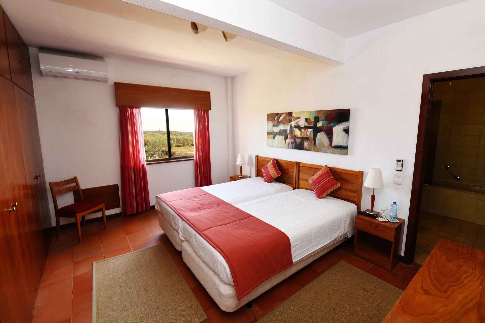 Praia Da Lota Resort - Beachfront Hotel มันตาโรตา ภายนอก รูปภาพ