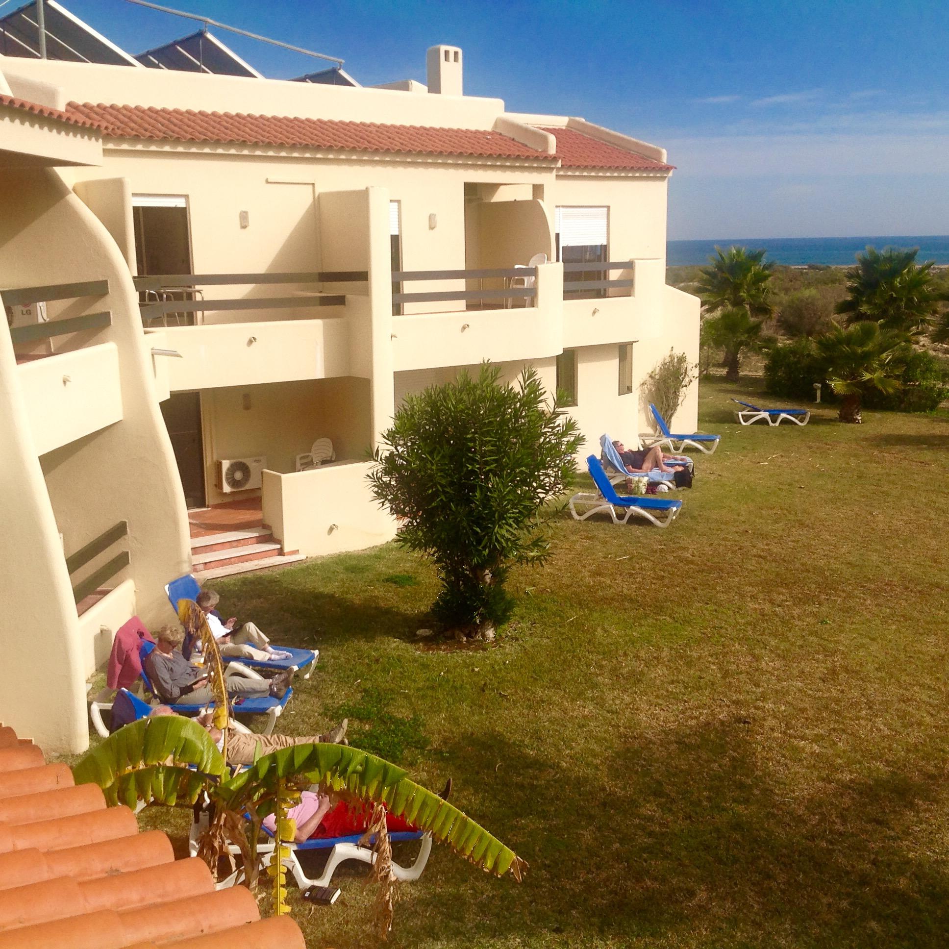 Praia Da Lota Resort - Beachfront Hotel มันตาโรตา ภายนอก รูปภาพ