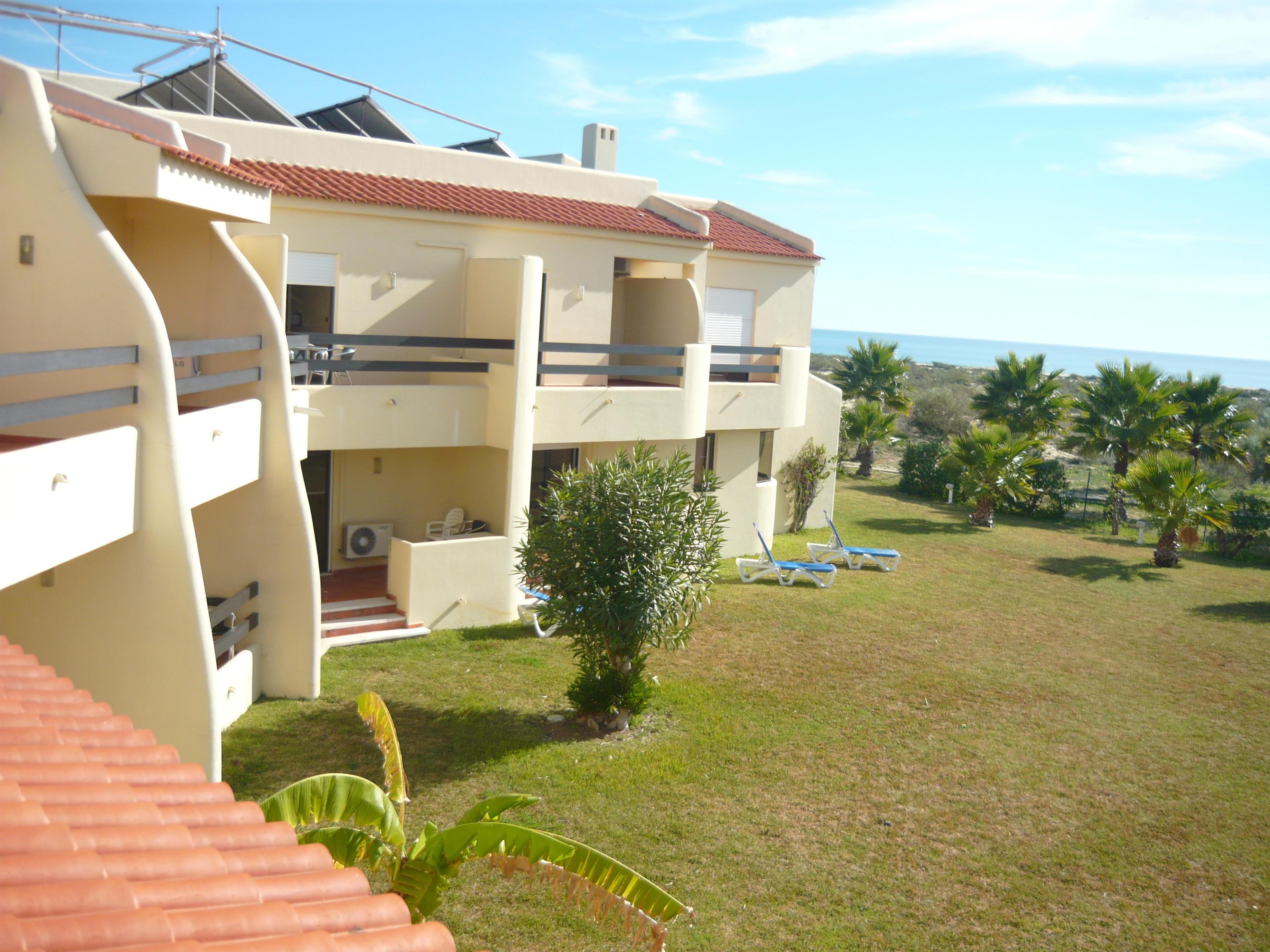 Praia Da Lota Resort - Beachfront Hotel มันตาโรตา ภายนอก รูปภาพ
