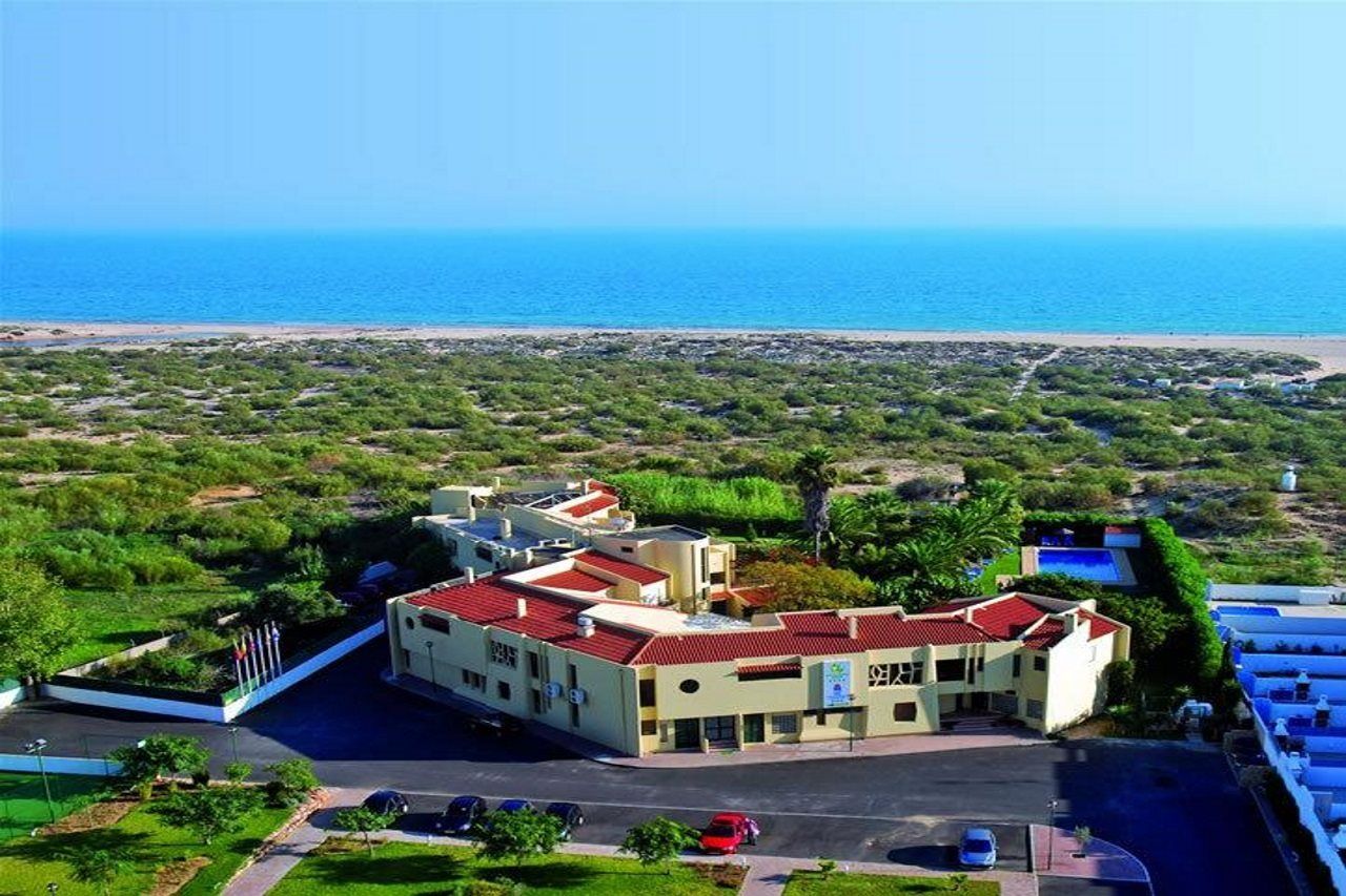 Praia Da Lota Resort - Beachfront Hotel มันตาโรตา ภายนอก รูปภาพ